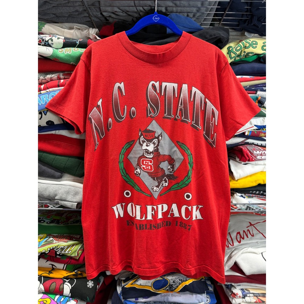Vintage 9s NC State Wolfpack Shirt Red NCAA Sportswear Tuffy Mascot Mens Medium